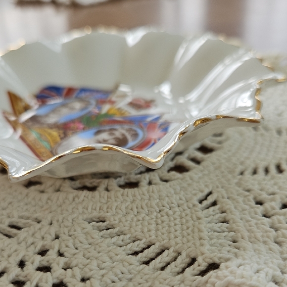 Vintage 1937 Coronation Commemorative Trinket Dish - Picture 8 of 8